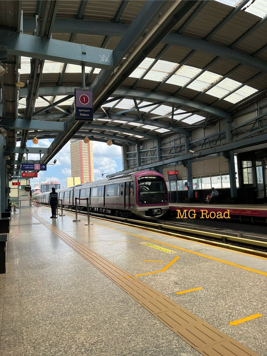 WF_Watcher's tweet image. ⚡️#NammaMetro Celebrating 13 Years on 20th Oct 🎊 🎉 

•It all started with a short distance from BYP to #MGRoad on 20-10-2011
•Now 2nd Largest Metro network in 🇮🇳 with 72.17 km
•97.84 km under construction 
•81.64 km proposed new routes

Happy and safe Metro ride everyone!…