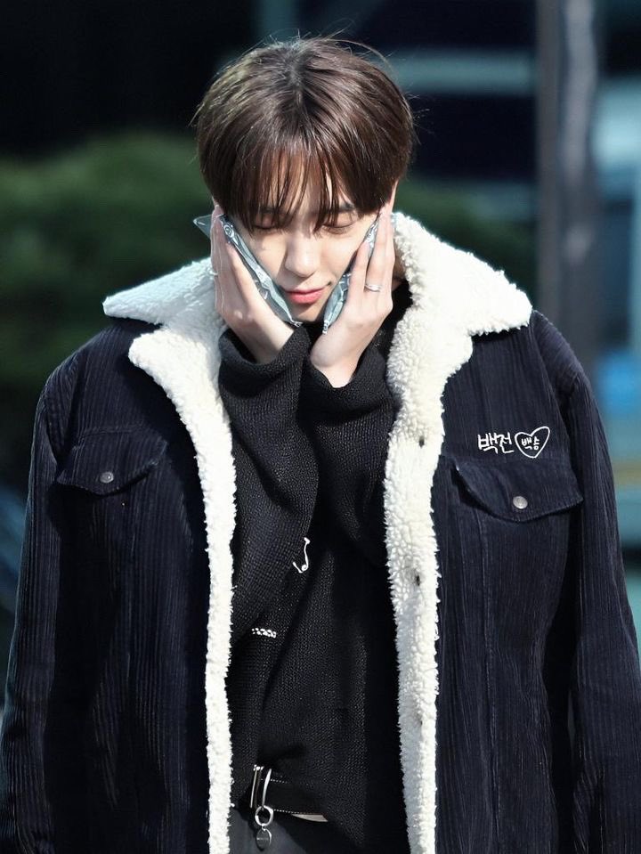 phxtxsynthesis's tweet photo. 이제 겨울이니까 우리 핫팩현재 복습하자 https://t.co/geoIedsKpR