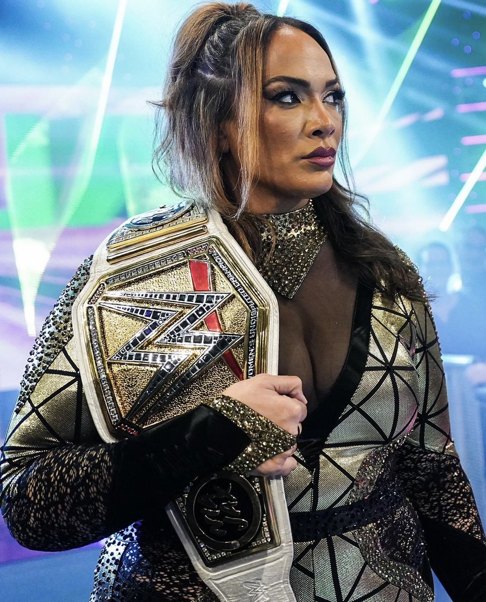 NotOneToComply's tweet photo. If you’re not already on your knees, you should be.

#SmackDown https://t.co/yM0hGPkMMr
