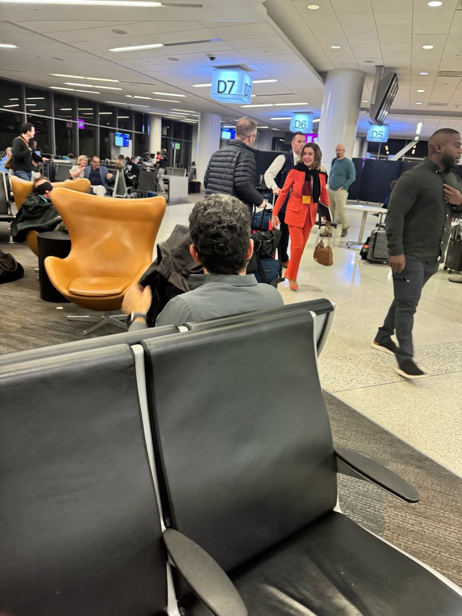 🇺🇸 Larry 🇺🇸 tweet media