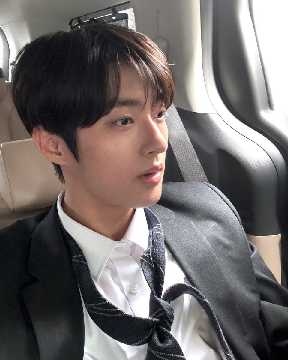 preferver's tweet photo. 너무잘생겻서
솔직히외계에서온고냥이야 https://t.co/nM0bN3CMON