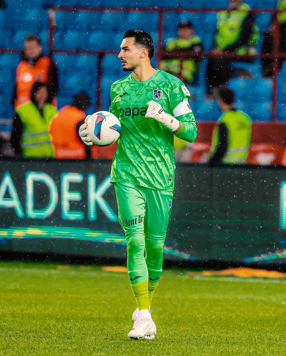 Evimizde, taraftarlarımızla çok önemli bir galibiyet <a href="/Trabzonspor/">Trabzonspor</a> ♥️💙
