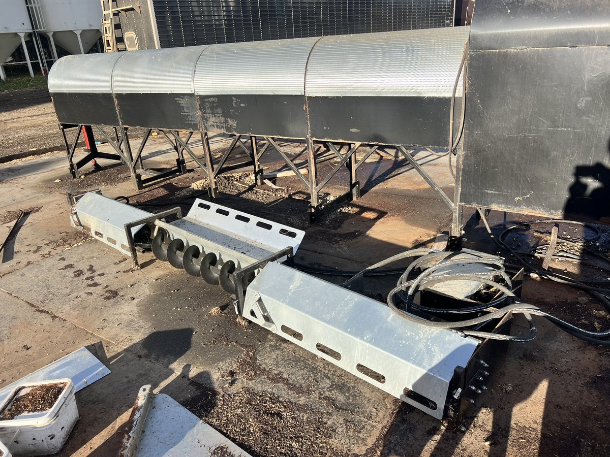 2 x Darmani hydraulic bin sweeps for 27’ bins. Used only 3 times, works well, just put the bins on hoppers so no longer needed.  
$3000 for the pair - located near Tofield AB