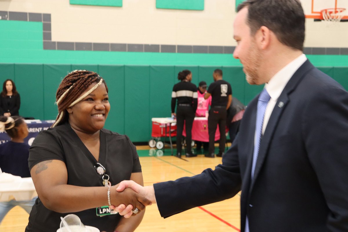 MayorScanlon's tweet photo. What a great morning it was in the Masten District with @CouncilWomanZE for her monthly Masten Stakeholders Meeting! 

It was wonderful connecting with residents individually and talking with them about their vision for the community. I am looking forward to coming back soon! https://t.co/ce213xO6Va