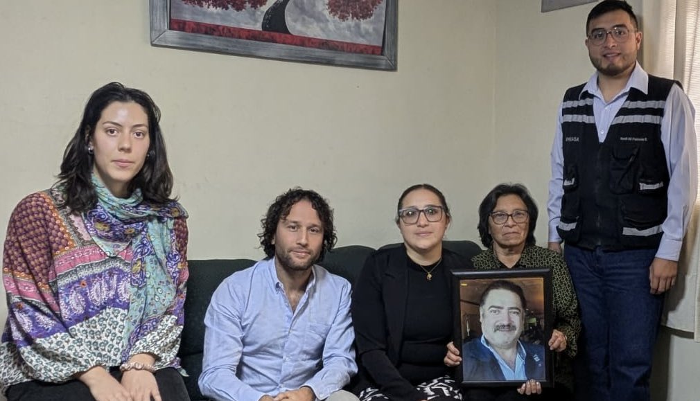Nos reunimos con la familia de Francisco Pacheco Beltrán, #periodista asesinado en 2016 en #Guerrero, quienes continúan ejerciendo el periodismo y buscando justicia. 
Desde la Oficina, agradecemos su confianza y reconocemos su lucha.