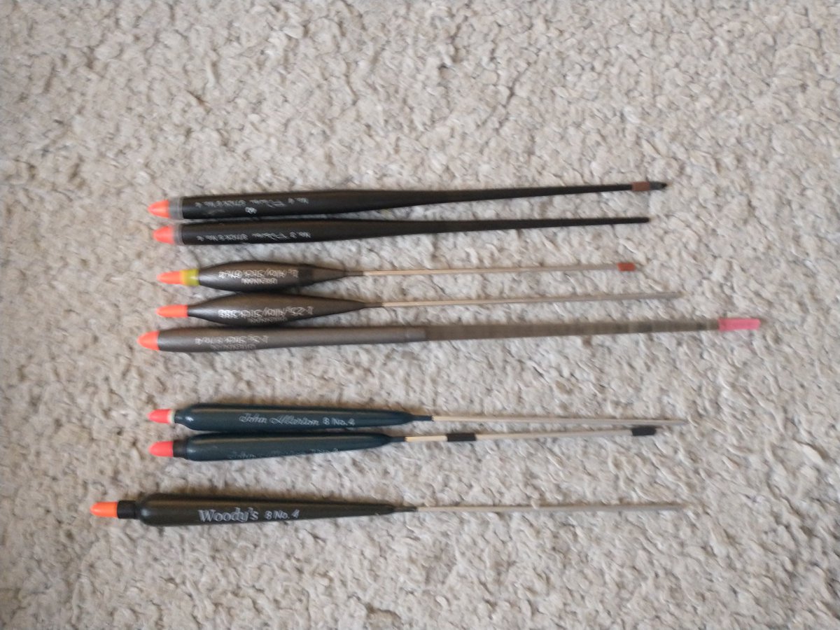 sean271289's tweet photo. Pick up another couple of old Preston hook boxes today from my club's tackleshop and a range of stick floats never done any stick float fishing but at 25p a float couldn't stop myself! Can anyone recommend the best length of hook length for a stickfloat rig? #matchfishing https://t.co/nkROJI10EL