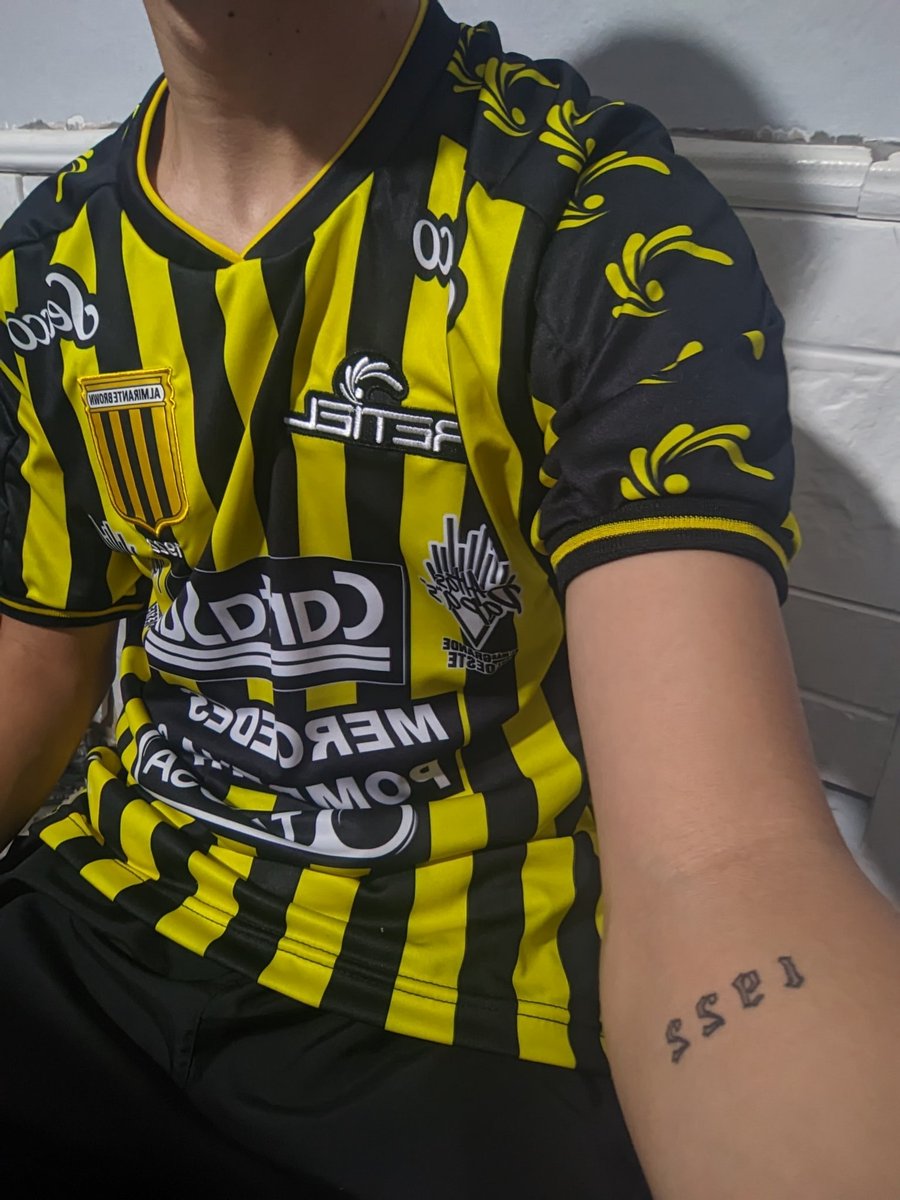 La camiseta más linda del ascenso y que la lloren los del otro lado de don bosco