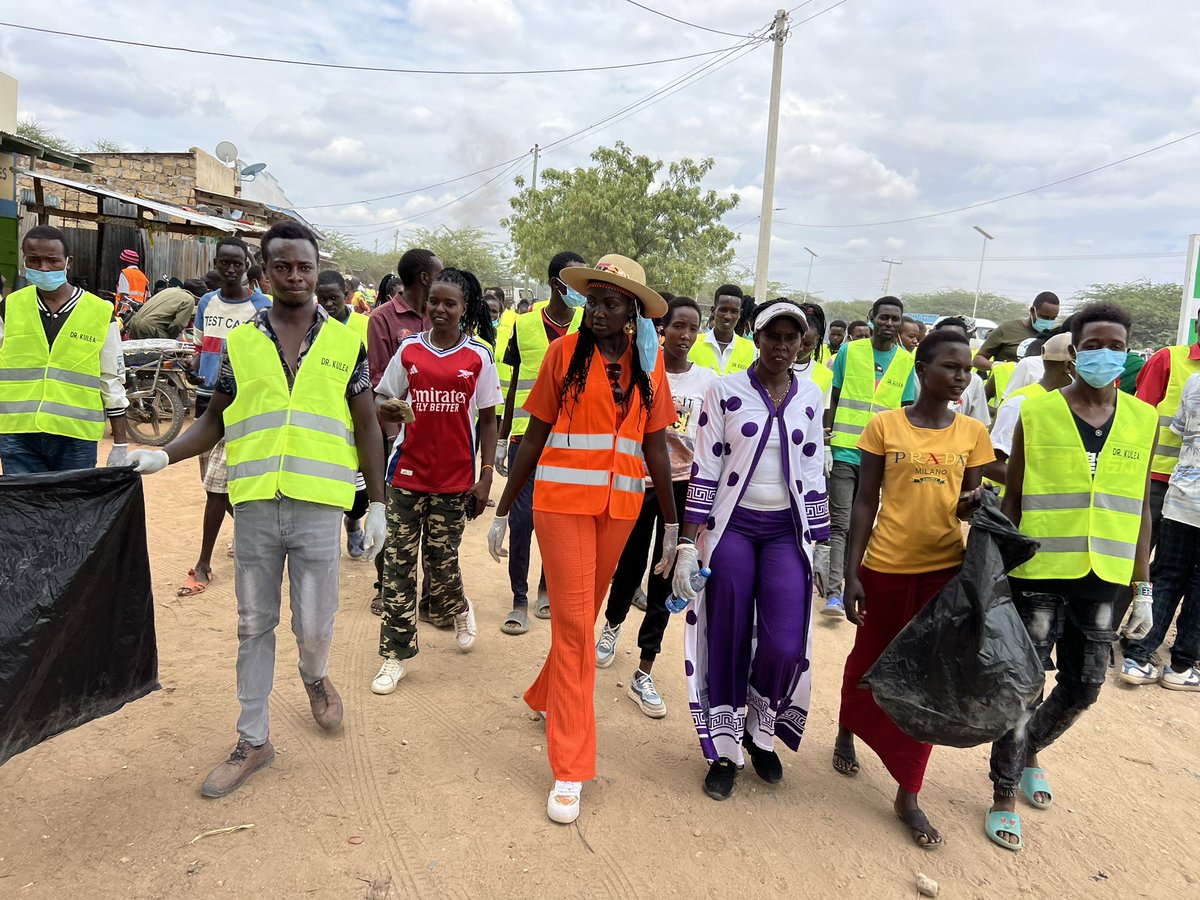 DrKulea's tweet photo. Celebrated my birthday today by joining the amazing youth and community of Archers Post to clean up the town and plant trees. Grateful for the collective effort to make our environment cleaner and greener! 🌱 #CommunityAction #CleanUpArchersPost #Sustainability #MaaWeek2024 https://t.co/m2FuuCKgTa