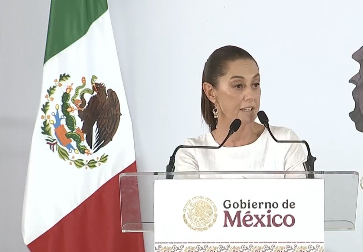 Maxima989FM's tweet photo. Presenta la presidenta @Claudiashein programas de Bienestar en Escarcega. La acompaña la gobernadora de Campeche @LaydaSansores 
 
#Máxima989 #CdDelCarmen https://t.co/4kv92eaniz