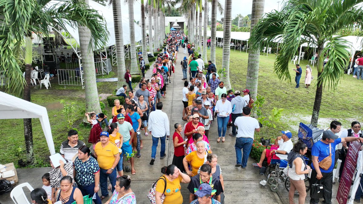 TabascoJavier's tweet photo. Muchas gracias al pueblo de Ciudad Tecolutilla por la confianza y al presidente @OvidioPeraltaS por recibirnos en Comalcalco. Seguimos dando atención directa en territorio. https://t.co/Y0oZp1VHde