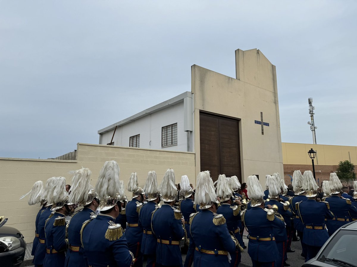 hdadjesusalgaba's tweet photo. El pasacalles de @bandasol , llega a la querida hermandad de @infocautivo
#SonesdeSol
#JesusLaAlgaba #Madruga #MisionJesusLaAlgaba
#JesusdelosAbrazosInfinito
#DamadeAzul
#MujerVestidadeSol https://t.co/XOcdErdxEC