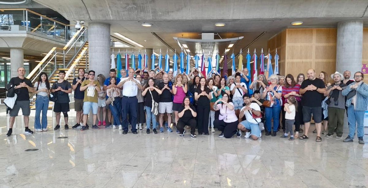 HOY !! VISITA GUIADA INCLUSIVA #CASADEGOBIERNO de la Ciudad !! con intérprete en #LenguadeSeñas .
47 ....participaron de la experiencia ! #Exito  <a href="/EnTurBA/">Ente de Turismo BA</a> <a href="/eugeniawehbe/">Eugenia Wehbe</a>  <a href="/Fergarciaalvare/">Fer garcia alvarez</a> <a href="/Lau_Ghezzi/">🌈Lau Ghezzi⚘♻️👨‍🦽</a>  <a href="/JavierTedesco/">Javier Tedesco</a> <a href="/NgaTurismo/">NGA Consultores en Turismo</a>