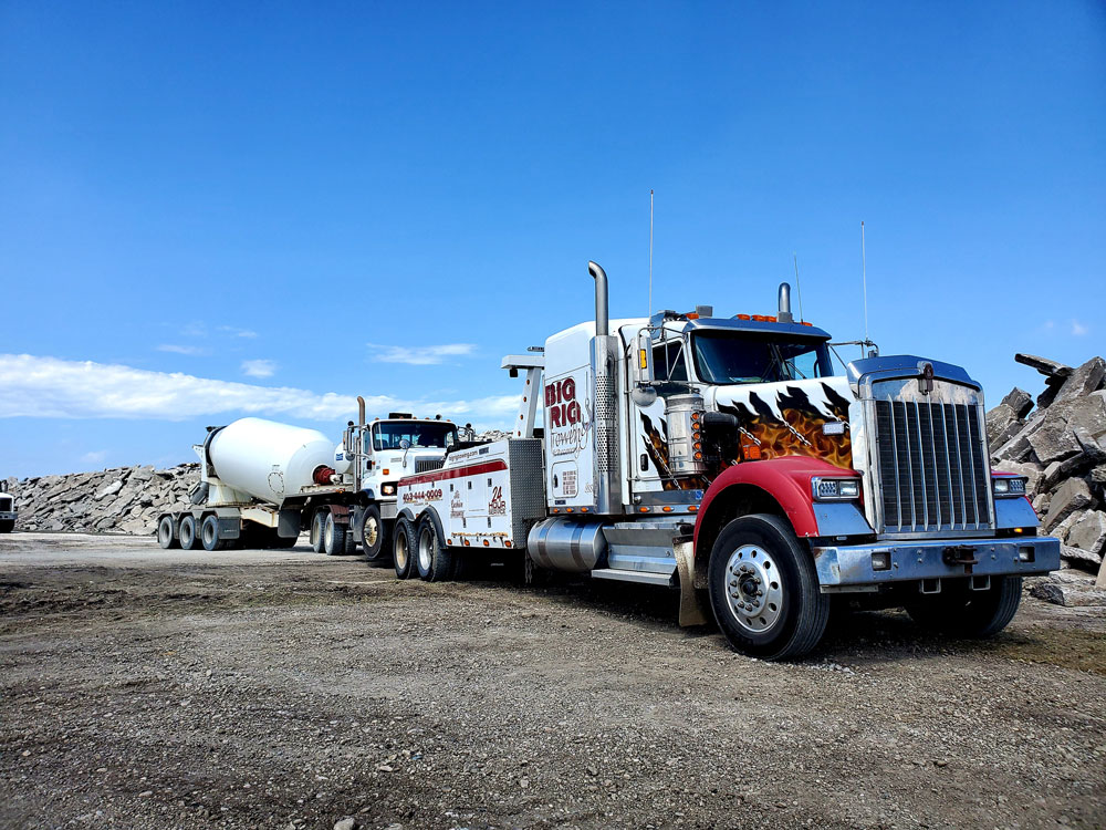BigRigTowing's tweet photo. At Big Rig Towing, we specialize in the rescue and transport of heavy trucks, equipment and machinery. Whether it’s big rigs, tractors, cement mixers, or other large vehicles. Call at 1 (866) 398-7444. 
#BigRigTowing #RoadSafety #TransportTruckRecovery #StrongWinds #bigrig https://t.co/MR3WCZVobL