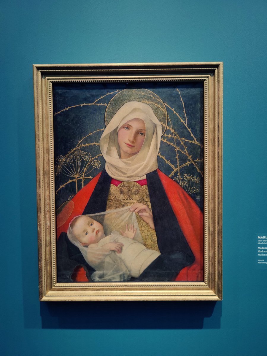 TeemuSintonen's tweet image. Gothic Modern on yksi taidokkaimmin kuratoiduista näyttelyistä mitä olen ikinä nähnyt. Marianne Stokes oli uusi tuttavuus! Upeita teoksia hänellä. Pakko mennä vielä uudestaan! Lapsen mielestä tupakoiva luuranko oli (tietysti) paras! @AteneumMuseum #GothicModern #Ateneum 💀🚬