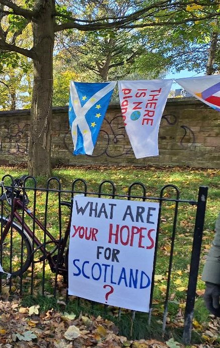 YesforEU's tweet photo. We had to cancel our #YesForEU Sunday stall due to #StormAshley, so it was good to attend Yes Marchmont & Morningside's stall on Saturday in fab sunshine! https://t.co/ONaS7wvTk9
We asked passers-by 'what are your hopes for Scotland?'
#HopesAndDreams
#IndyToJoinEU
#YouYesYet ? https://t.co/LJjTSDy2iC