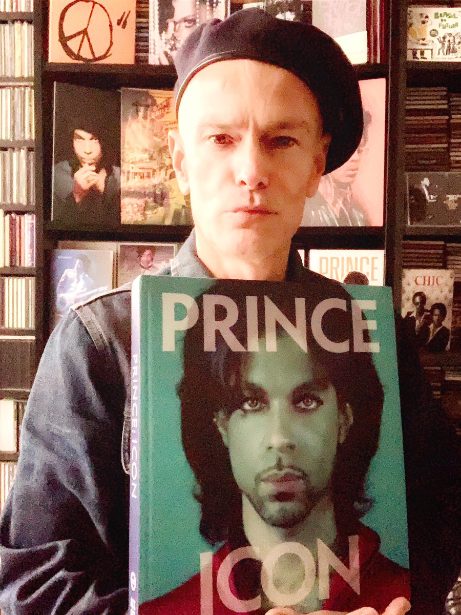 [ Beau Livre ] "Prince: Icon" (ACC Art Books), copieuse collection de photos du musicien (264 pages). <a href="/prince/">Prince</a> <a href="/prnlegacy/">Prince</a>  <a href="/steven_parke/">Steven Parke</a> <a href="/ACCArtBooksUS/">ACC Art Books (US)</a> <a href="/ACCArtBooks/">ACC Art Books</a> <a href="/LLafontBattesti/">Laurent Lafont Battesti</a>