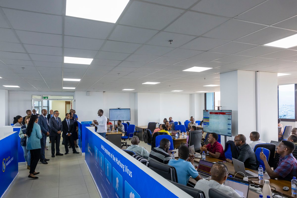 During his visit, WHO Director-General <a href="/DrTedros/">Tedros Adhanom Ghebreyesus</a> visited the National Command Post, where he met with the teams leading the fight against the #Marburg virus. He commended the excellent work being done to manage the outbreak in Rwanda. 
#StopMarburg