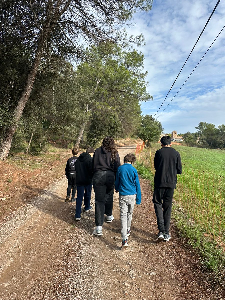 apdir2015's tweet image. Aquest cap de setmana som pel #bages. Respir per les famílies i activitats en un entorn rural magnífic  pels infants .#rubicity #diversitat