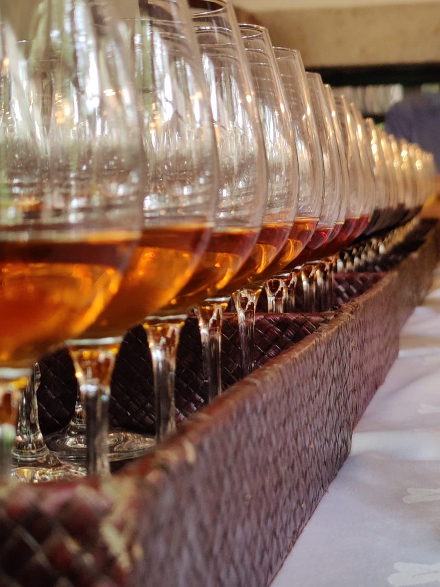 Charles Hastings Wine Club tweet media