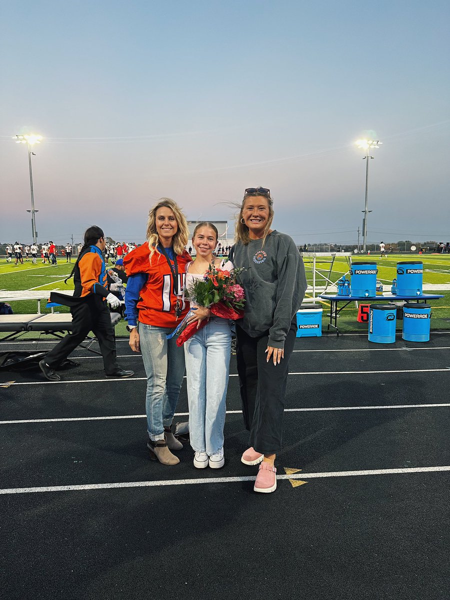 OPS_GXCWestview's tweet photo. Last night we celebrated our very first senior. Morgan Peatrowsky. Morgan is leader and destined to change the world 🧡 https://t.co/qx4WgD3Ib2
