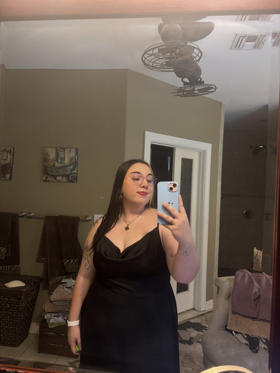 AlexusNeil's tweet image. oh heyyyy 😁