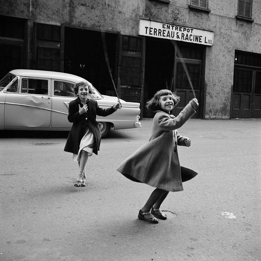 literlandweb1's tweet photo. "¡Cuánta gente feliz que no sabe que lo es!"
Alejandro Dumas
📷Vivien Maier https://t.co/OhSrnTnEeq