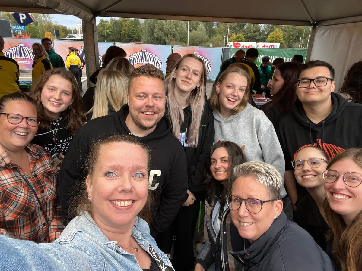 SylsLife's tweet photo. We zijn binnen hoor 🎉❤️🍻
#thestreamers https://t.co/kb6h3cliv6