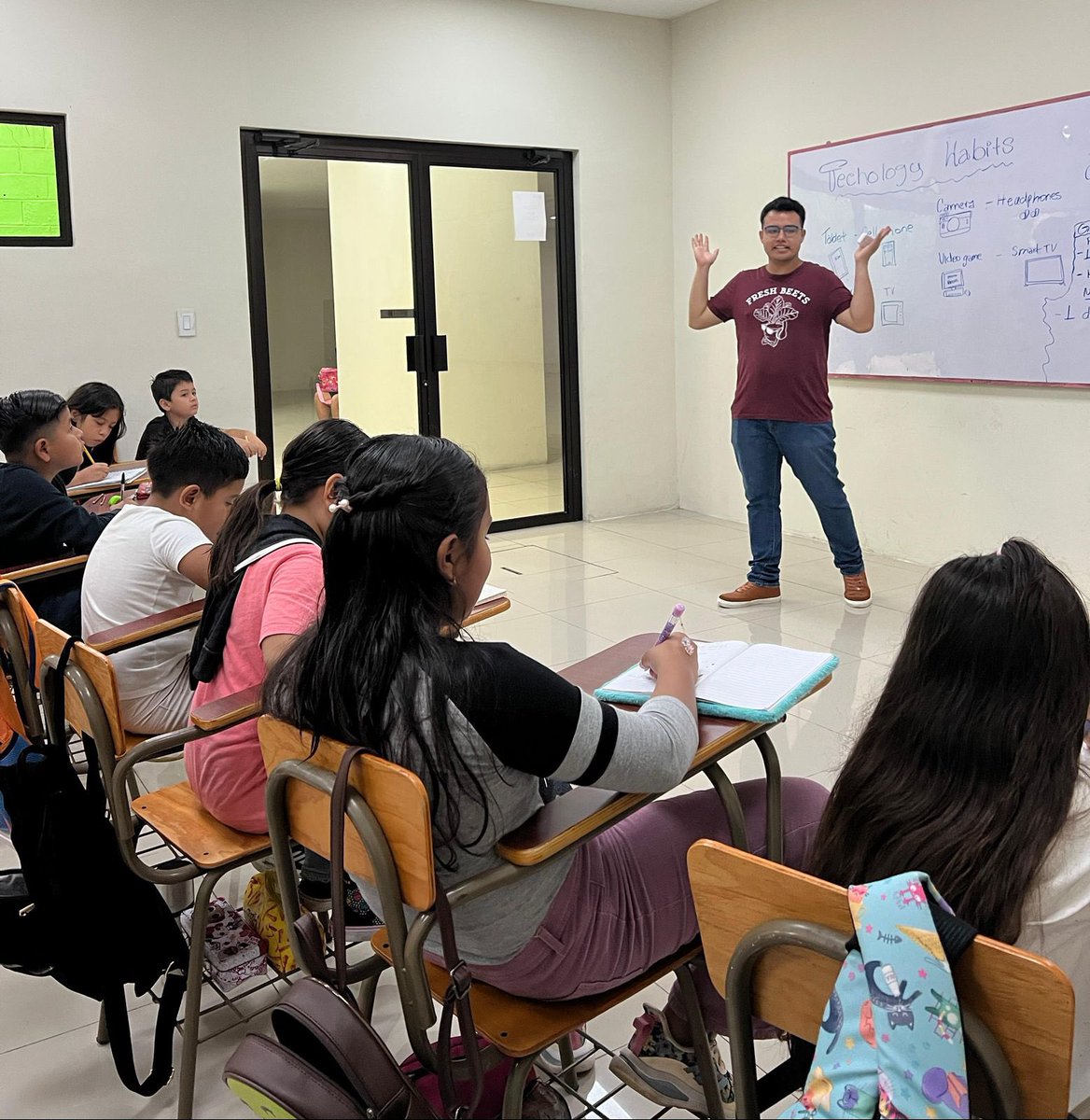 AlcaldiaAntiguo's tweet photo. 📚✨ ¡Clases de Inglés Infantil Sabatino para niños de 7 a 9 años!
Una manera divertida y educativa de aprender un nuevo idioma. 📍Palacio Municipal de las Artes
#ClasesDeInglés #EducaciónInfantil #Sabatino #DistritoAntiguo https://t.co/sEX2nUe339