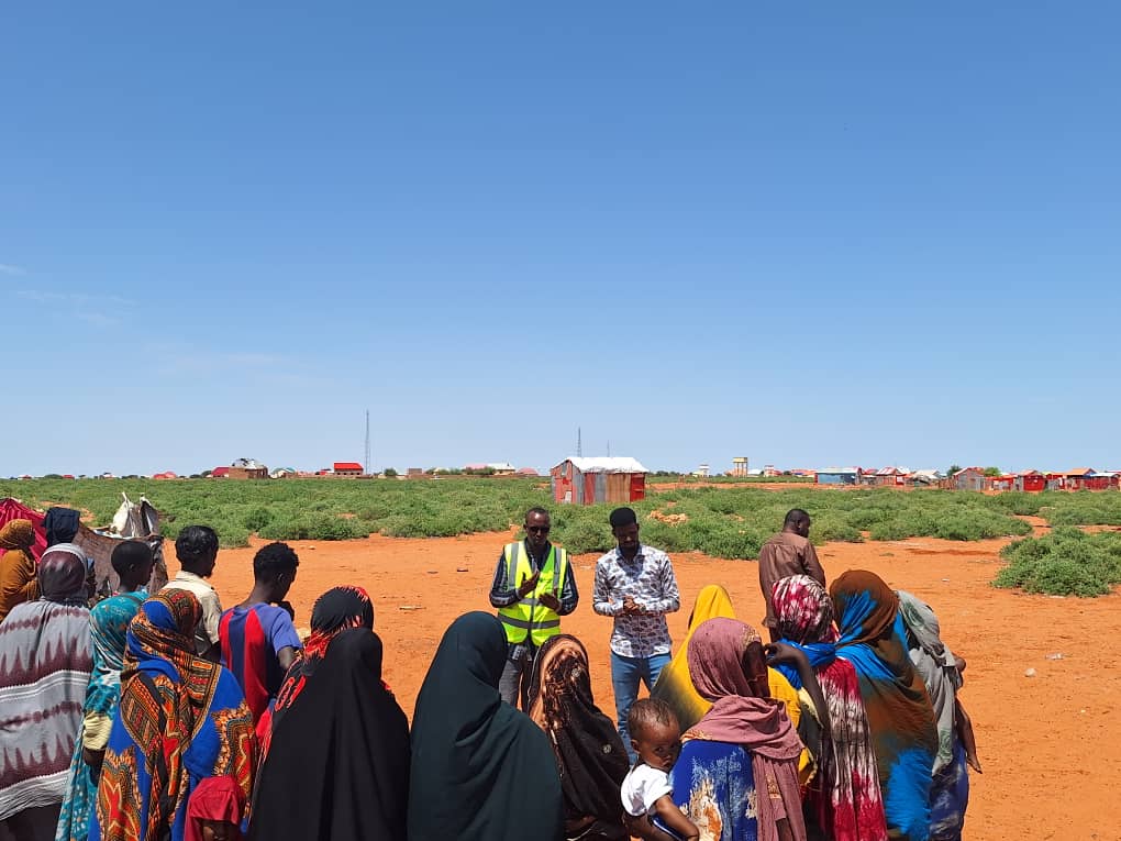somaliaid's tweet photo. Somali Aid Mission WASH team conducted hygiene promotion  activities and beneficiary registration for Hygiene items distribution in 10 IDP camps in Xaarxaar location in Galkacyo district.

@unicefsomalia 
@WASHCluster_Som 
@OCHASom https://t.co/Wl2snkkJPJ