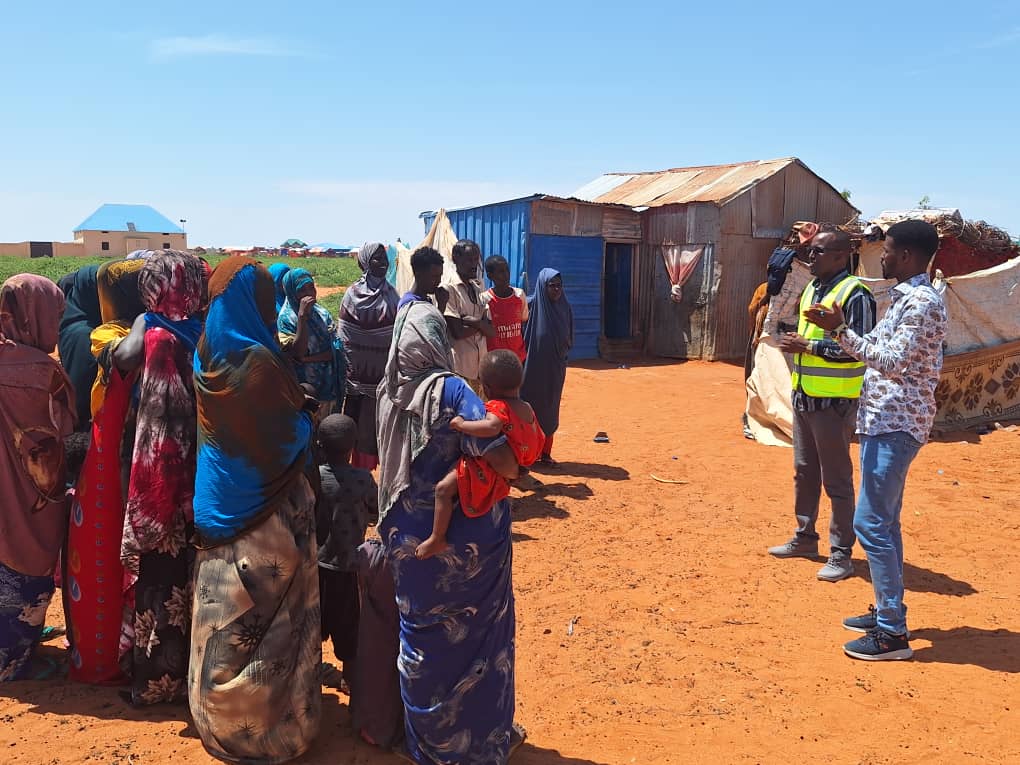 somaliaid's tweet photo. Somali Aid Mission WASH team conducted hygiene promotion  activities and beneficiary registration for Hygiene items distribution in 10 IDP camps in Xaarxaar location in Galkacyo district.

@unicefsomalia 
@WASHCluster_Som 
@OCHASom https://t.co/Wl2snkkJPJ