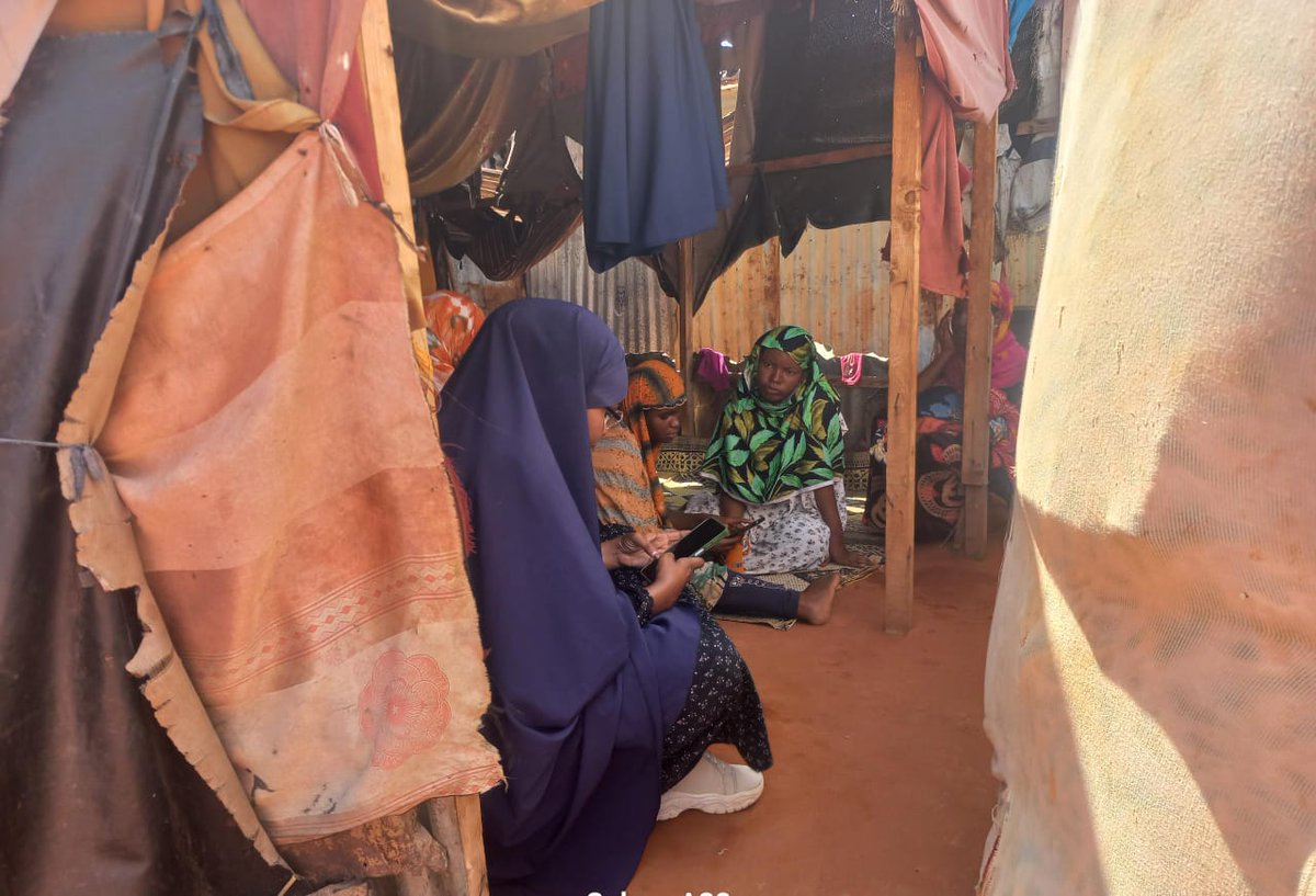 somaliaid's tweet photo. Somali Aid Mission WASH team conducted hygiene promotion  activities and beneficiary registration for Hygiene items distribution in 10 IDP camps in Xaarxaar location in Galkacyo district.

@unicefsomalia 
@WASHCluster_Som 
@OCHASom https://t.co/Wl2snkkJPJ