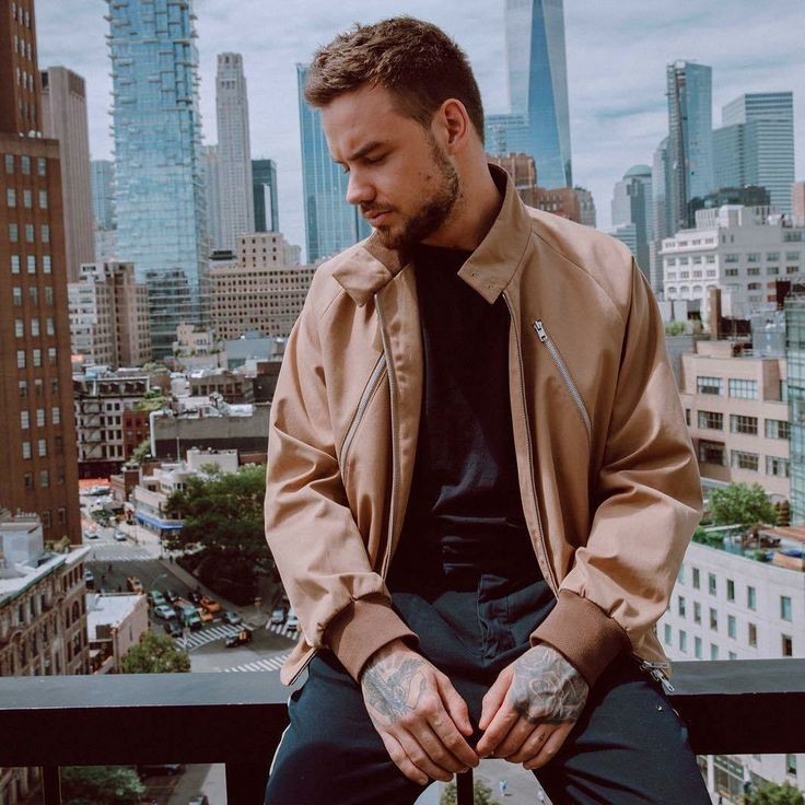 shwetak_30's tweet photo. I will try to keep sharing happy Liam pics to drown the pic that none of us wants to see!!❤️❤️❤️❤️❤️
#WeLoveYouLiam #LiamPayne #LightForLiam #LiamPayneForever https://t.co/ik84OGsZUO
