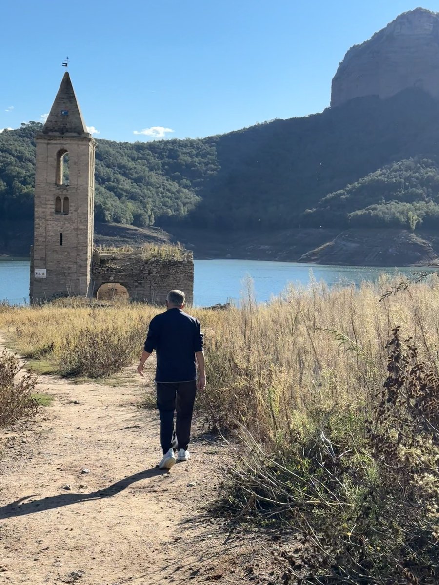 johnswart's tweet photo. Always looking for someplace new, #JohnWanders walks by the 1062 church of Sant Romá de Sau near Guilleries Spain. The church was submerged in 1962 by the Sau Reservoir. It is the oldest standing submerged church in the world. ( @shwise00 photo) https://t.co/JDG5LlmAZu