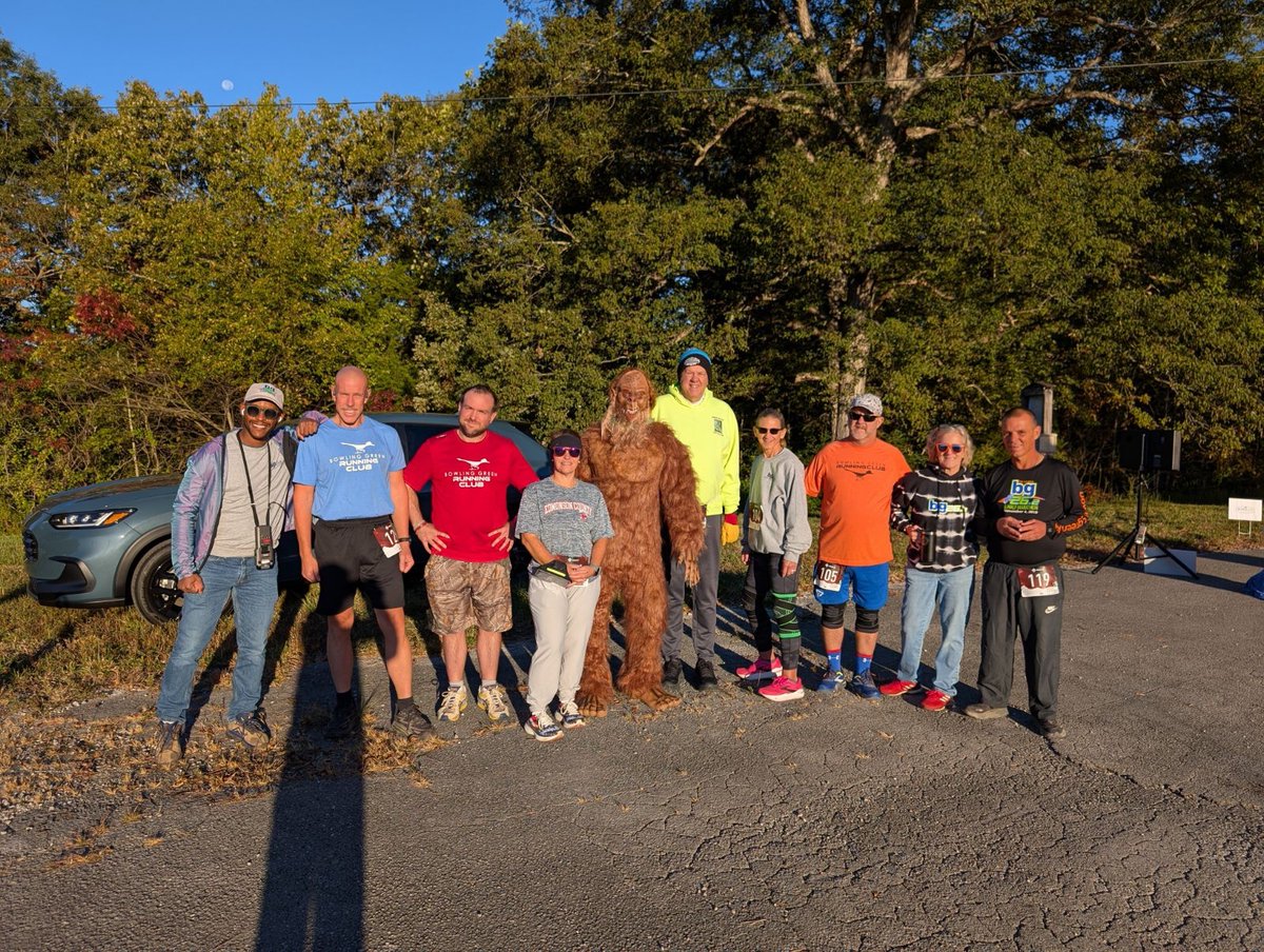 Look at all the club members who wanted a CHALLENGE this morning &amp; were at the Maple Run 5k! WOO HOO! Nice job! 🎉