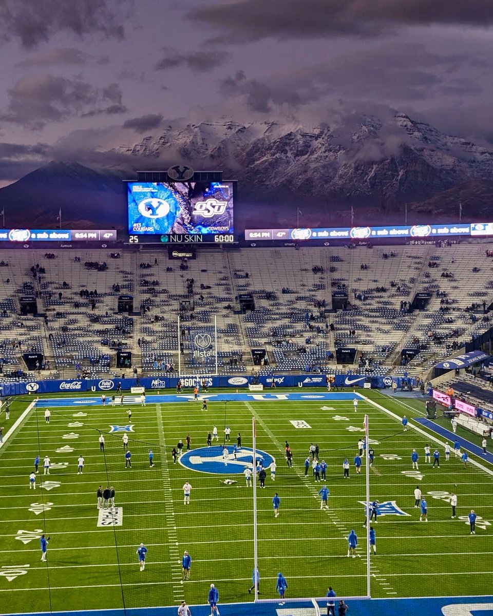 BYU have the best setting in CFB? 🤯🏔️

(via <a href="/burton_chad/">Chad Burton</a>)