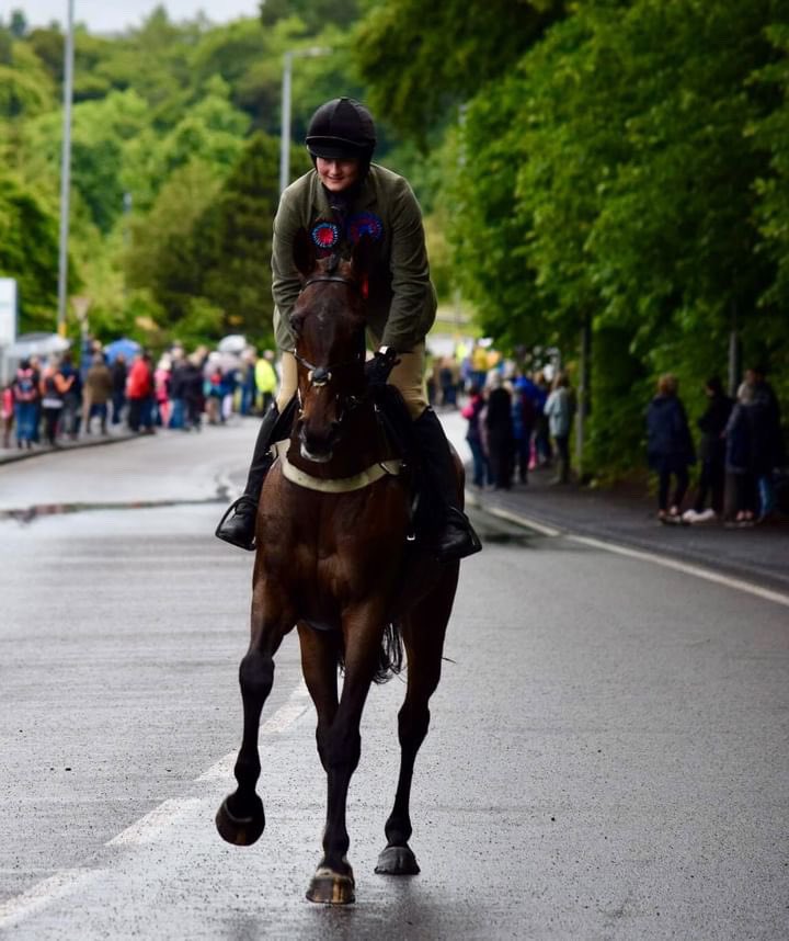 Good to hear Amy Coltherd and Oscar Wilde will be pointing together again this season! 🏇

The pair have a fantastic record!

17 runs
6 wins
5 seconds 
1 third 

After last season Oscar enjoyed some Selkirk Common Riding followed by his holidays. 

<a href="/ColtherdRacing/">Coltherd Racing</a>