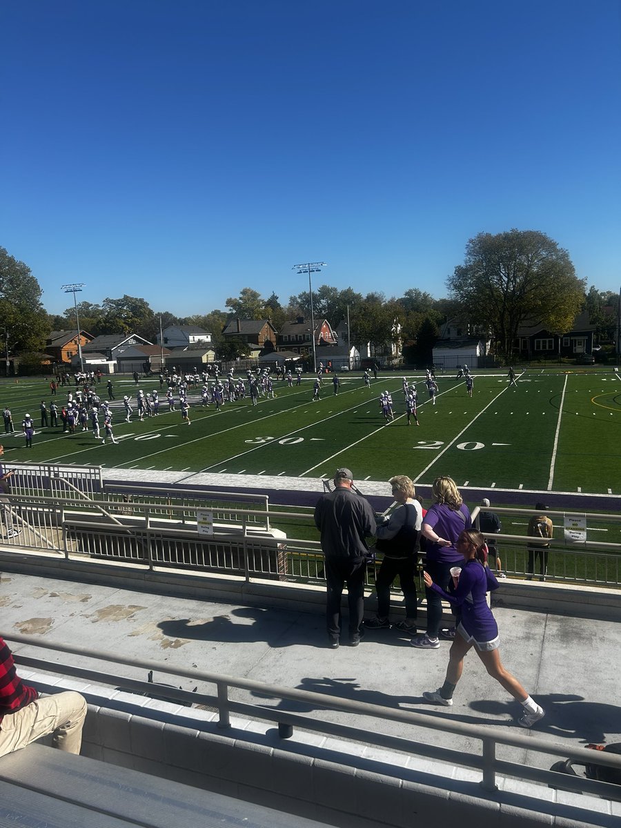 NaVonnLindsey24's tweet photo. Game day visit #capital @KnockCoach @coachSayers50 https://t.co/HmrkARbiIU