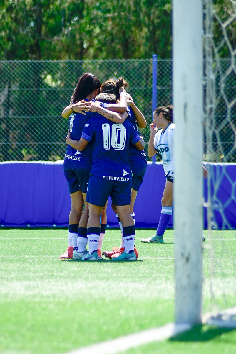 FemeninoVelez's tweet image. ¡GAAAAAAAANÓ VÉLEZ! 🤩

Vélez superó por 7-0 a Atlético Rafaela en la Primera Fase (Vuelta) del Reducido por el segundo ascenso. (Global 10 - 0).

¡Vamos nosotras! ⚔️