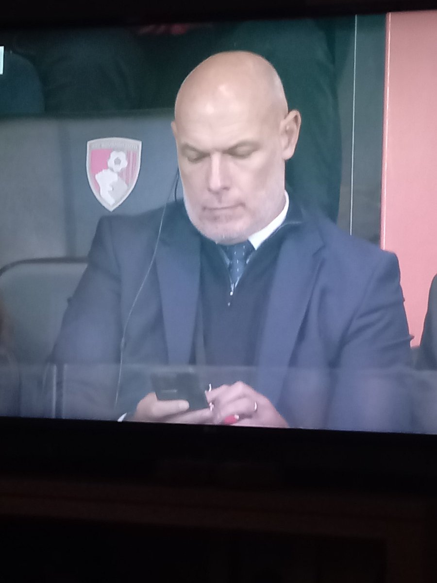 Ahadkd's tweet photo. @MrDtAFC Howard webb pulling the strings from the stands 😂 https://t.co/4GY8vGeJJp