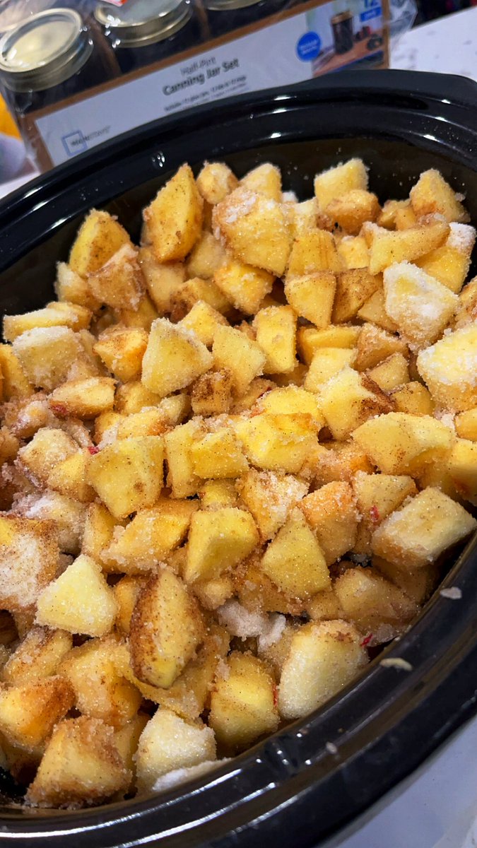 rock_chalk_sara's tweet photo. You’ve got 11 hours to get here and you’re gonna want to be! #ragebaking #applebutter https://t.co/6LUcA9tGgp