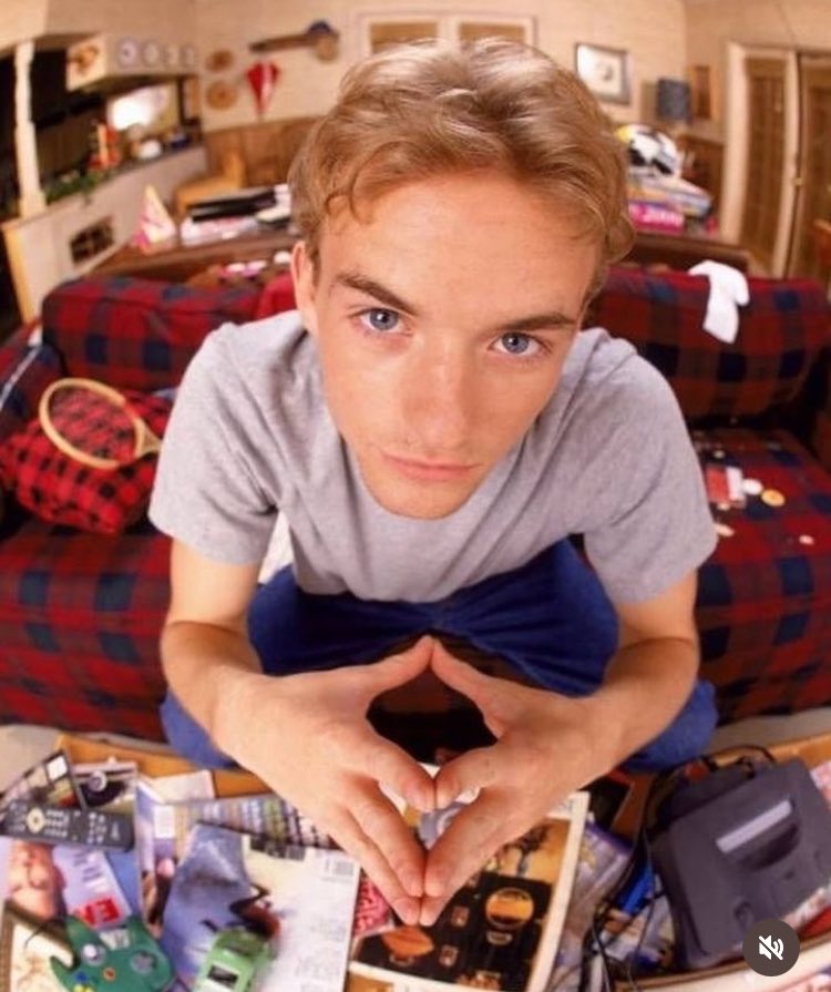 RyeBreadRyanAlt's tweet image. object show contestants: put up for elimination to potentially lose their chance at 1 billion dollars

their voting icons: