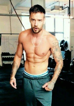 raammmvvvv's tweet photo. Liam Payne cuerpo https://t.co/fiFQZMUaNp