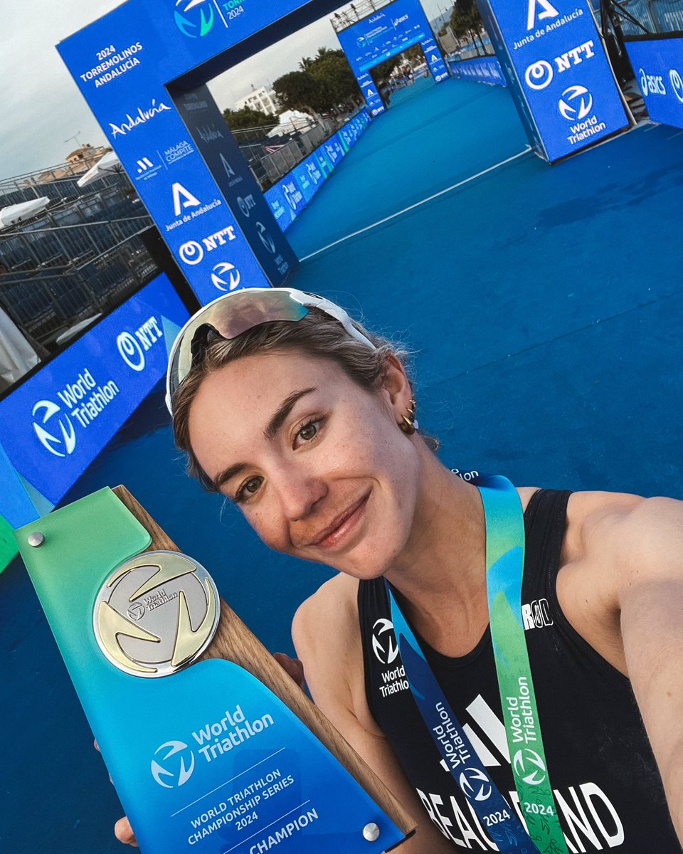 EquipeFRA's tweet photo. La reine du triathlon 👸🏼 https://t.co/URIIkkKPZW