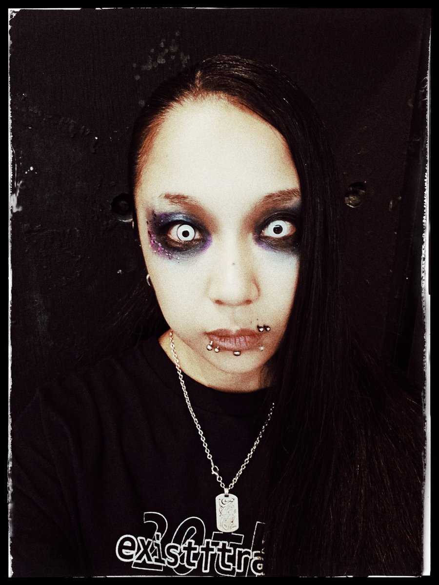 existxtrace_19's tweet photo. 10月19日青山RizMワンマン、昼夜公演ご覧頂いた皆様ありがとうございました。イグの20thそしてファンクラブ4thを記念するとても楽しい1日でした。本当に皆良い顔してたよ、最高の時間でした！これからもメンバーと皆と様々な道を共に歩んで行きたいと強く思ったよ。この先の我々にもお楽しみに。 https://t.co/EUhLMd2kaU