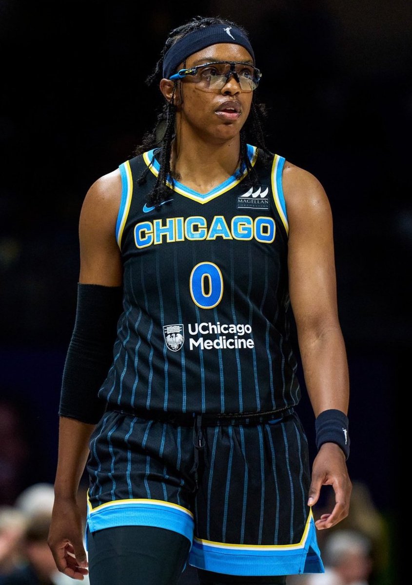 CoachRookie's tweet photo. 🇨🇳 Diamond DeShields returns to Chinese Women's Basketball League!

American guard will play in China in the offseason!

I don't know the name of the team yet, I'll write it when I find out! Diamond DeShields previously played for Shanxi in the WCBA! #WNBAOverseas https://t.co/kIMZ0M3jAj