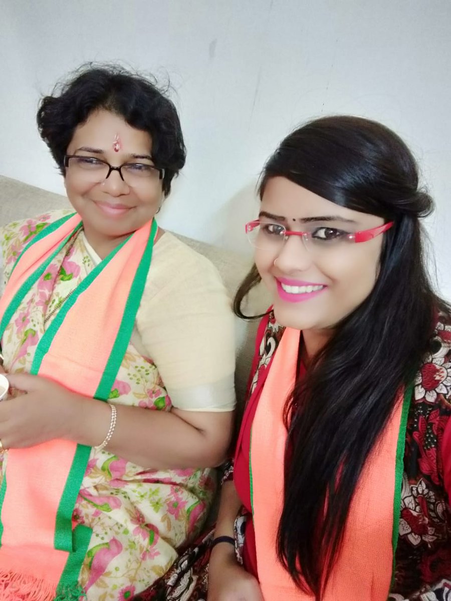 || राम राम सा ||
भारतीय जनता पार्टी राजस्थान की सह प्रभारी श्रीमती विजया रहाटकर जी को राष्ट्रीय महिला आयोग की अध्यक्ष बनाये जाने पर हार्दिक बधाई एवं शुभकामनाएं।
आपके कुशल नेतृत्व एवं दूरदर्शी कौशल से देश की महिलाओं को मजबूत व सुरक्षित भविष्य मिलेगा, ऐसा हमें विश्वास है।