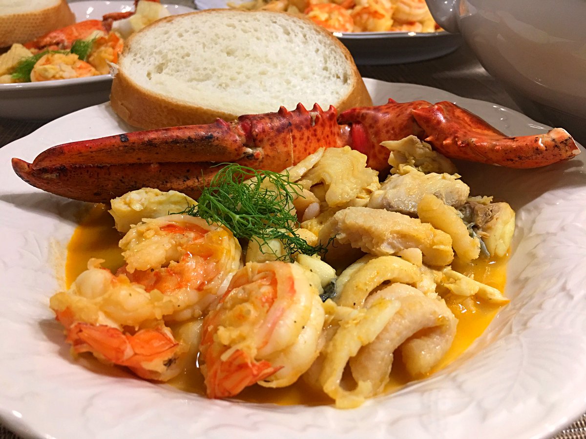 clubfoody1's tweet photo. Today is International #ChefDay 👩‍🍳🧑‍🍳
Bouillabaisse... a classic French dish! 🦞🐟
(check out my next posts👆 &amp; the previous one 👇 for more recipes😋)

#YouTube 📽️: https://t.co/LbFW95TBFd
#RECIPE ➡️: https://t.co/S4fMJVzbor

@EventGuideToday @DiningGuide2Day https://t.co/i8pm27PgY6