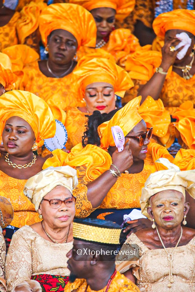 Xtopherewesi's tweet image. The Ofala festival entered its 2nd day on Saturday, and although I initially did not want to stay back to cover it, I really have no regrets spending a few hours in Onitsha for it. I've got to say, today's outfits were on another level, quite resplendent. Let's start with Yellow