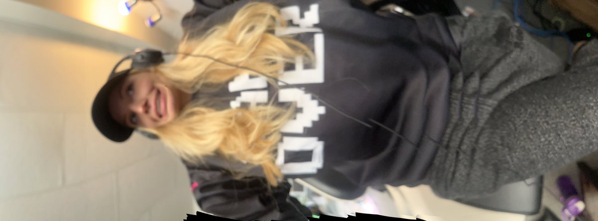 Help I can’t stop taking pano selfies and then laughing, or don’t help, feed the problem and join me