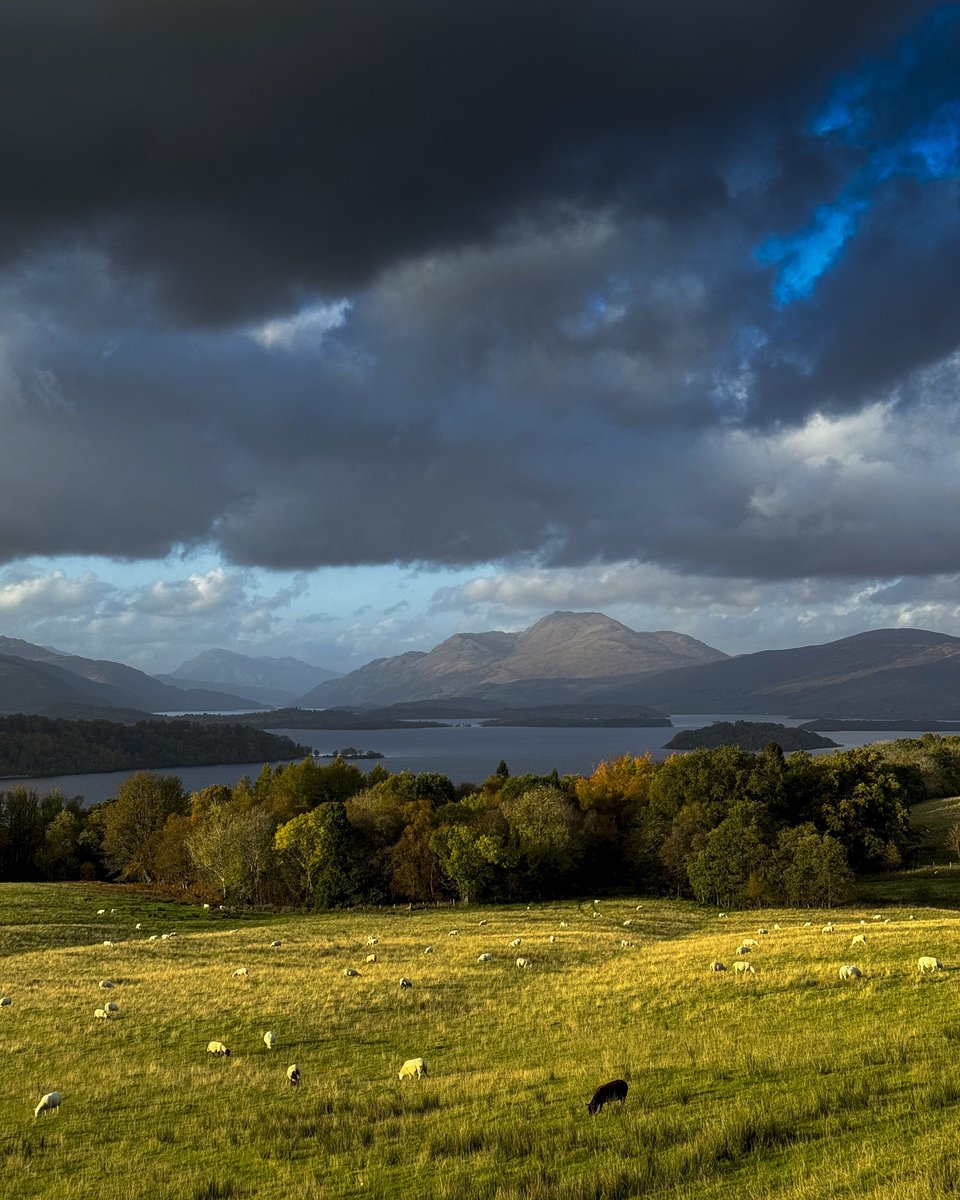 tcrtryon's tweet photo. Todays mood @lomondtrossachs literally the calm before the storm https://t.co/MNIDpY7H37